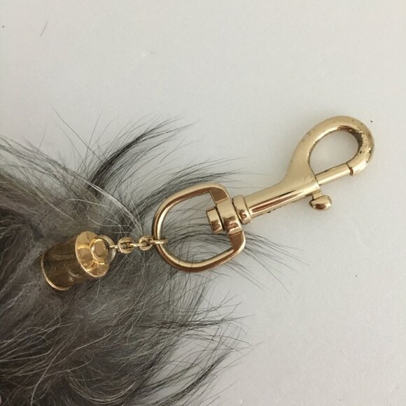 Animal Fur Tail Keychain - Picture 2 of 4